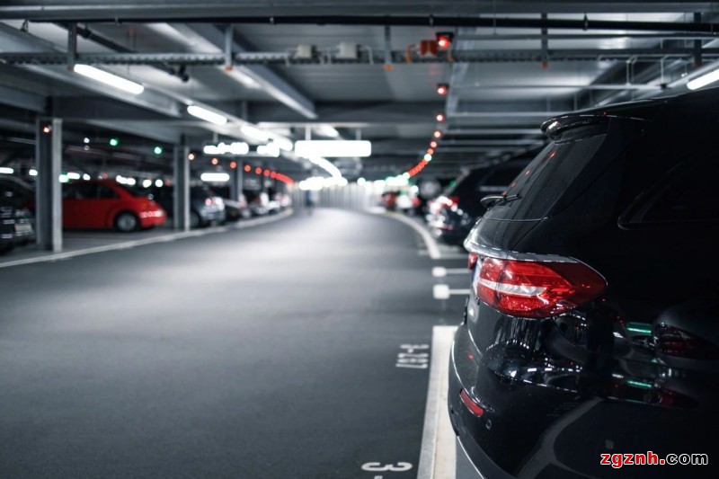 市場需求強(qiáng)勁，全球電動(dòng)汽車電池產(chǎn)能亟需大幅提升