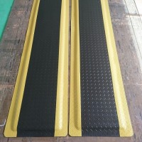 實(shí)驗(yàn)室無(wú)味防靜電桌墊，工業(yè)環(huán)保防疲勞腳墊，抗疲勞地墊廠