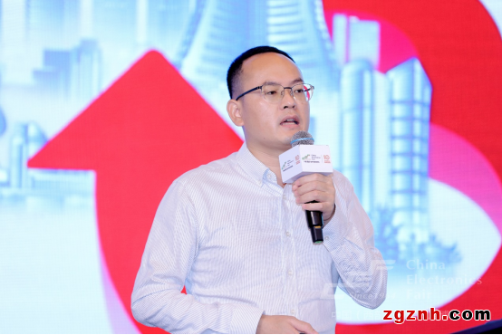 以“創(chuàng)新驅(qū)動(dòng) 智鏈極核”為主題，第十屆中國(guó)（西部）電子信息博覽會(huì)于成都盛大開(kāi)幕