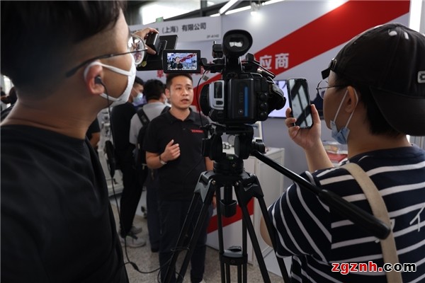 鈦虎機(jī)器人亮相2022世界人工智能大會